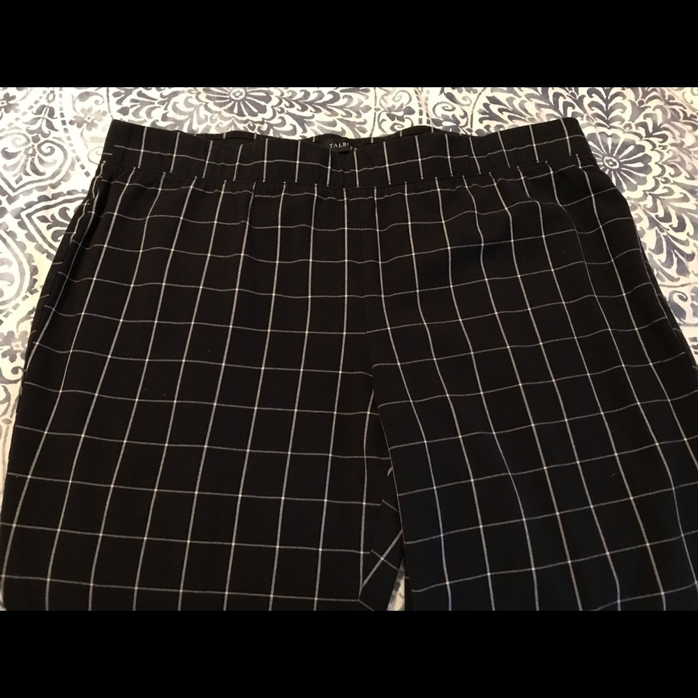 Woman’s plus size 22W Skinny Ankle dress slacks